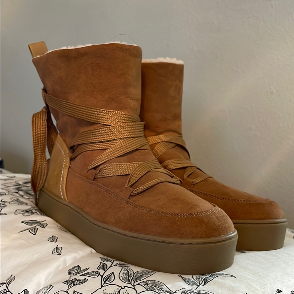 ❌SOLD❌ Women's Tan High-Top Sneakers